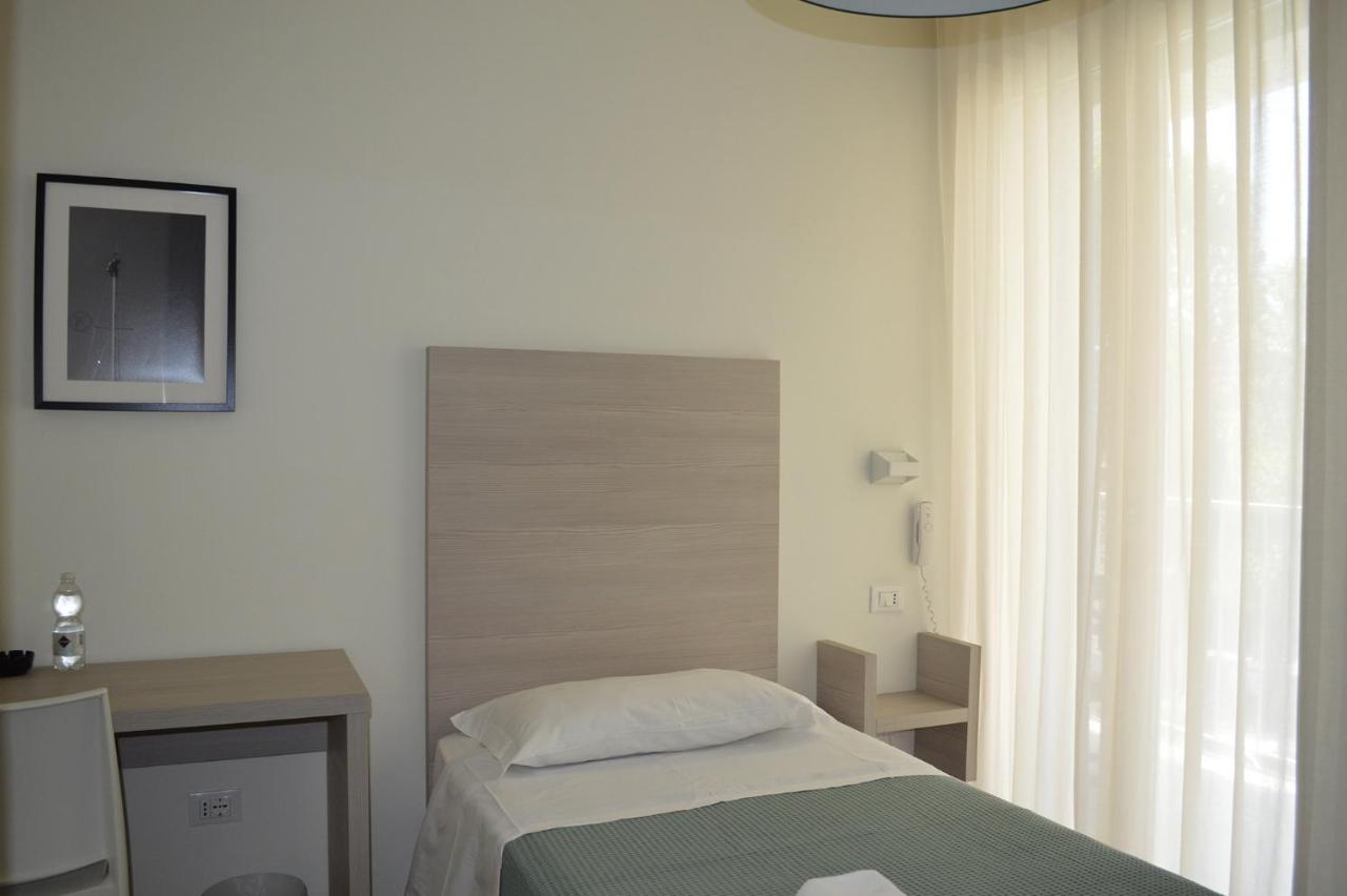 Hotel Riva E Mare Rimini Extérieur photo